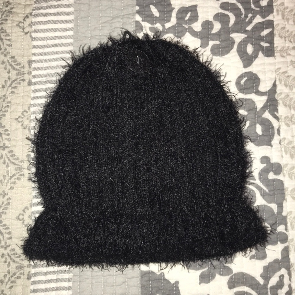 ‼️SOLD‼️ Black Beanie Winter Hat Women’s One Size
